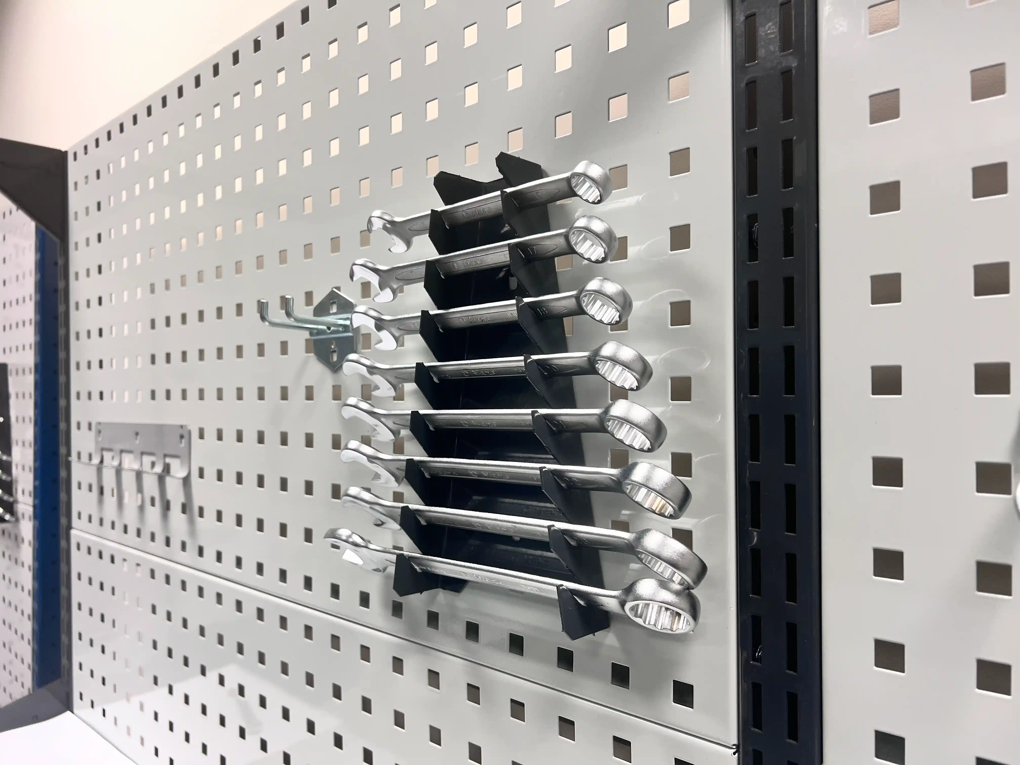 CTR 2202.S4L4M4.2-2F Верстак слесарный 2165x2193x743 мм